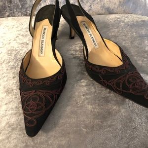 Classic black Manolo Blahnik kitten heels